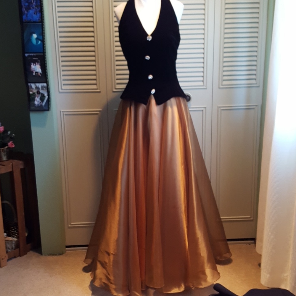 Gorgeous velvet-Satin Gown with rhinestone buttons